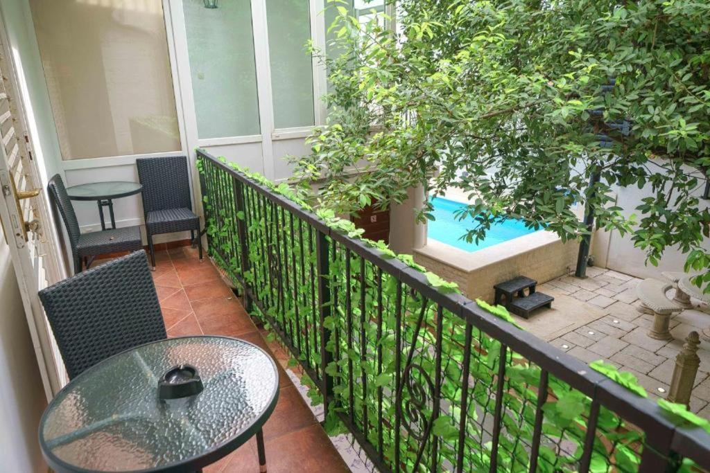 Heritage Residence In Center With Pool- Apartments Водице Экстерьер фото