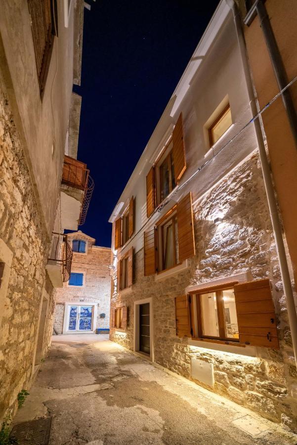 Heritage Residence In Center With Pool- Apartments Водице Экстерьер фото
